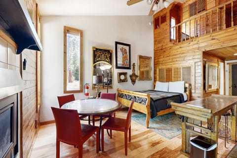 Kings Run Relaxation Hotel in Tahoe Vista