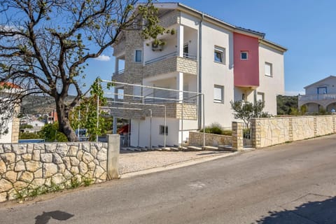 Property building, Street view