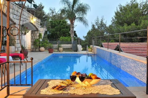Swimming pool, Swimming pool