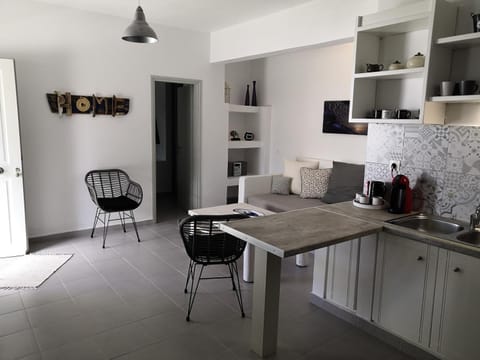 Mariannas House Apartment in Naousa