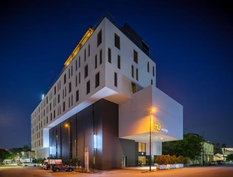 Property building, Facade/entrance, Night, Location