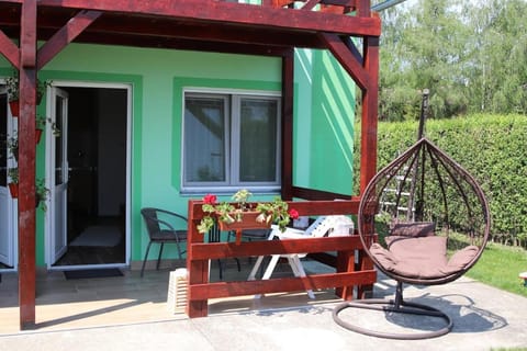 Patio, Facade/entrance