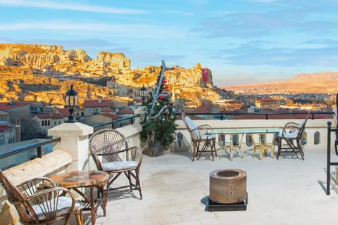 Nearby landmark, Natural landscape, View (from property/room), Balcony/Terrace