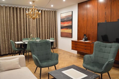 Communal lounge/ TV room, Living room, Seating area, Dining area