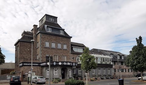 Off site, On site, Street view