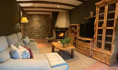 Chalet Rural Toñita 400 m playa piscina barbacoa chimenea House in O Morrazo