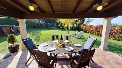 Chalet Rural Toñita 400 m playa piscina barbacoa chimenea House in O Morrazo