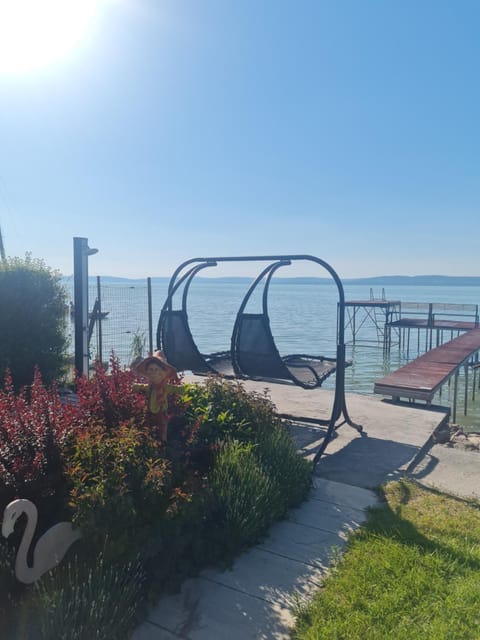 Lake view, sunbed
