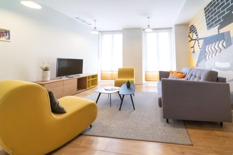Communal lounge/ TV room, TV and multimedia, Seating area