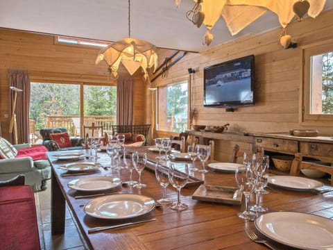 Chalet spacieux près des pistes avec terrasse sud - FR-1-565-36 Chalet in Les Allues