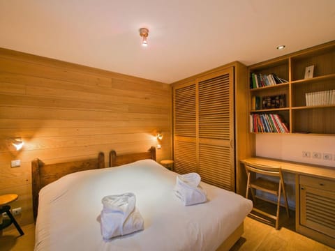 Chalet spacieux près des pistes avec terrasse sud - FR-1-565-36 Chalet in Les Allues