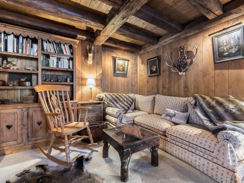 Chalet authentique et spacieux avec jacuzzi et hammam, près du centre de Méribel - FR-1-565-40 Chalet in Les Allues