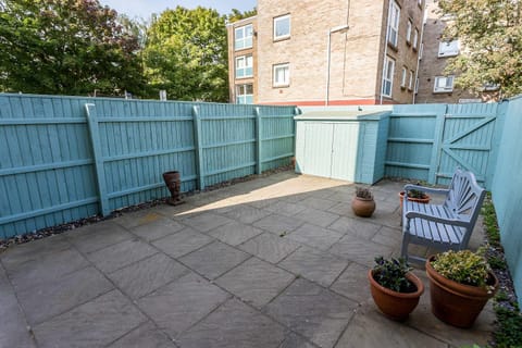 Reel Time - Beautiful Townhouse a Stone's Throw from Poole Quay House in Poole