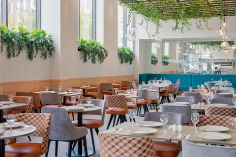 Restaurant/places to eat, Restaurant/places to eat