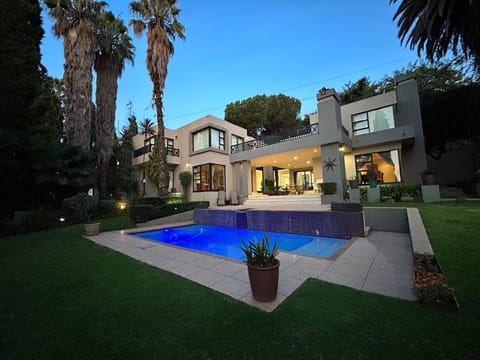 Property building, Day, Garden, Garden view, Pool view, Swimming pool, sunbed