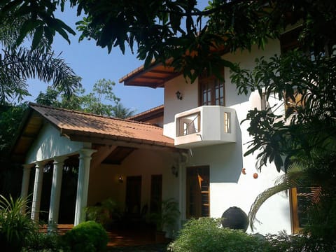 Property building, Day