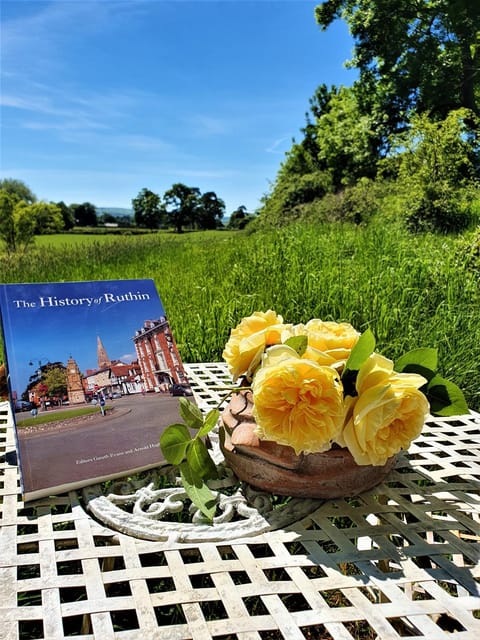 Garden view, Landmark view, Mountain view