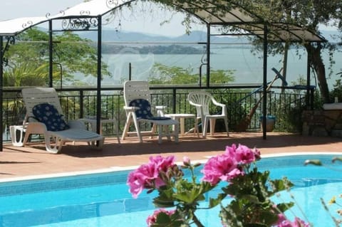 Lake view, Swimming pool