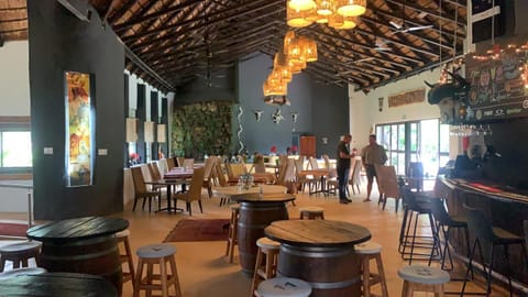 Restaurant/places to eat, Restaurant/places to eat