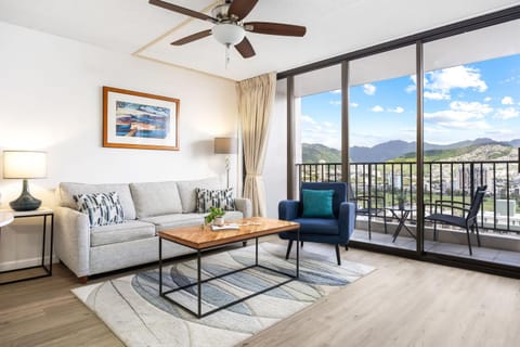 Day, View (from property/room), Balcony/Terrace, Living room, Seating area, Mountain view