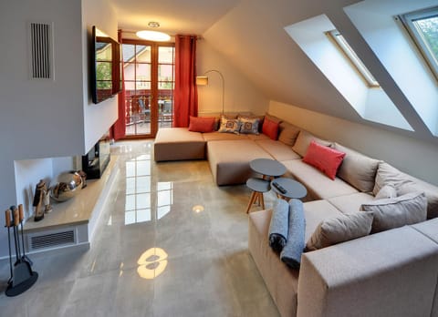 TV and multimedia, Balcony/Terrace, Living room, Photo of the whole room, Seating area