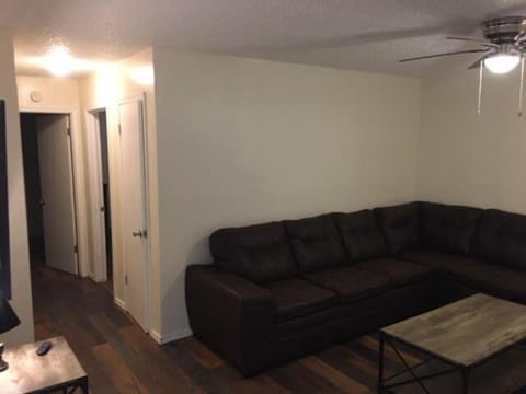 Two-bed one-bath downstairs close to Fort Sill! House in Lawton