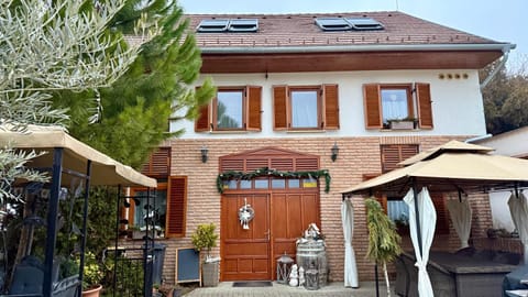 Property building, Street view