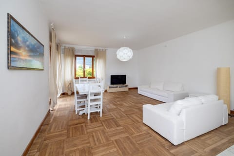 Casa Romeo appartamento con posto auto Apartment in Finale Ligure