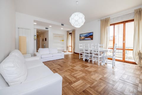 Casa Romeo appartamento con posto auto Apartment in Finale Ligure