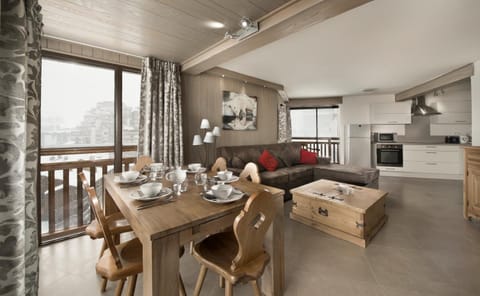 Kitchen or kitchenette, Living room, Dining area