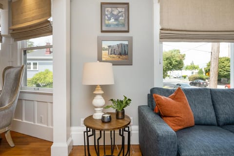 Living room, Decorative detail