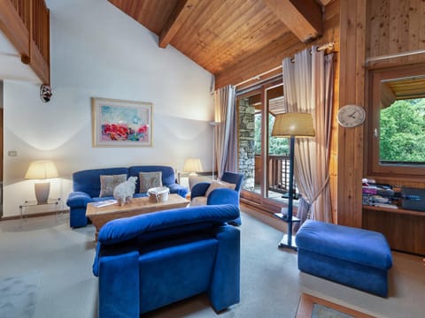 Duplex 3 Pièces avec Mezzanine, Centre de Val d'Isère, Proche des Pistes, Parking et Cheminée - FR-1-567-24 Apartment in Val dIsere