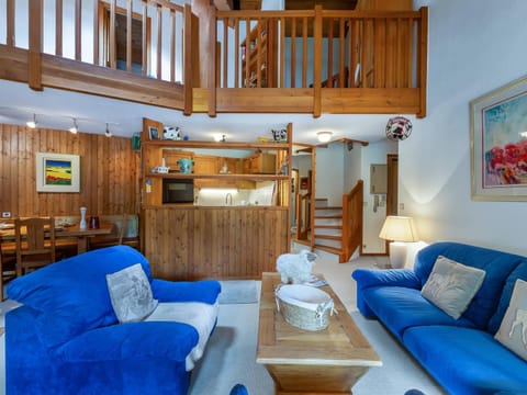 Duplex 3 Pièces avec Mezzanine, Centre de Val d'Isère, Proche des Pistes, Parking et Cheminée - FR-1-567-24 Apartment in Val dIsere