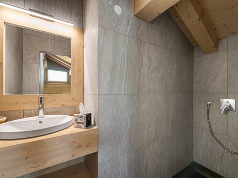Chalet spacieux près des pistes avec sauna et WiFi, animaux admis - FR-1-567-69 Chalet in Val dIsere