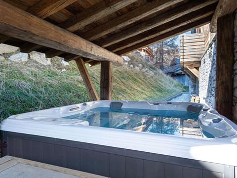 Appartement 95m², Sud-Est, Jacuzzi, Val d'Isère, 4 Suites, Parking, Animaux OK - FR-1-567-73 Apartment in Val dIsere