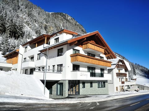 Apart Garni Schadhof Apartment hotel in Saint Anton am Arlberg