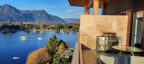 Balcony/Terrace, City view
