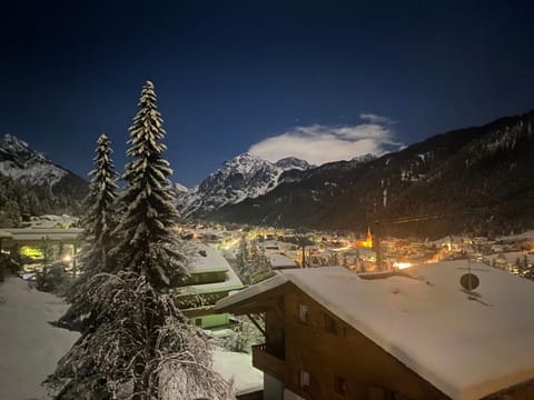 View (from property/room), City view, Mountain view
