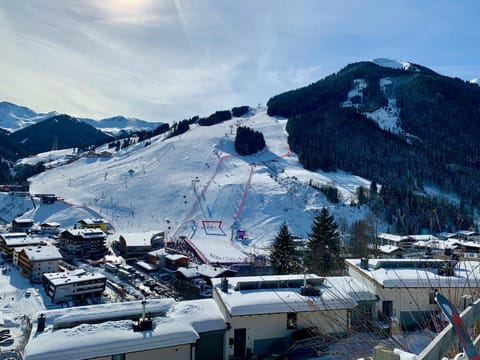 Neighbourhood, Bird's eye view, Winter, Ski School, Skiing, Cycling, Mountain view