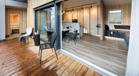 BBQ facilities, Balcony/Terrace, Kitchen or kitchenette, Living room, Dining area