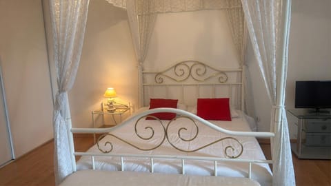 Gîte de groupe La Chapinière 7 min ZooParc Beauval Resort in Centre-Val de Loire