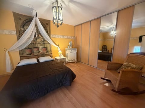 Gîte de groupe La Chapinière 7 min ZooParc Beauval Resort in Centre-Val de Loire