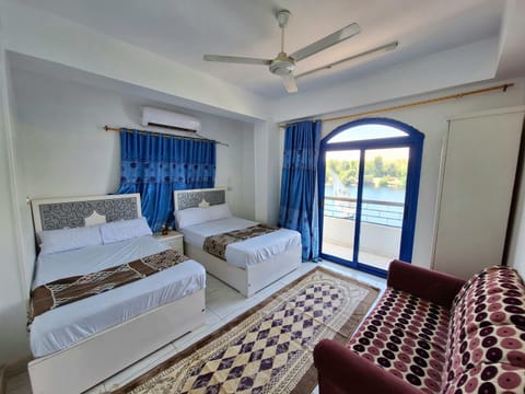 Bed, Photo of the whole room, Bedroom, air conditioner