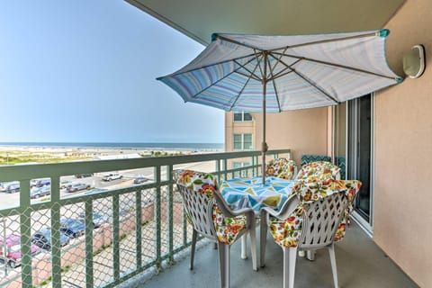 Private Beach! Oceanfront Wildwood Crest Retreat Apartment in Diamond Beach