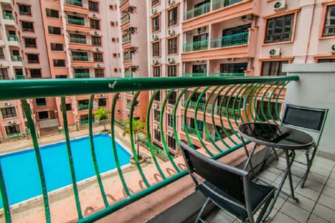 Staff, Staff, Day, Balcony/Terrace, Balcony/Terrace, On site, Pool view, Pool view, Swimming pool, Swimming pool, Family, Family