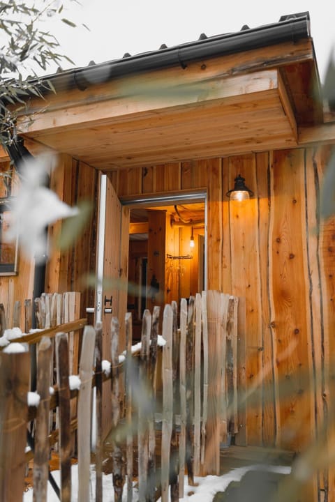 La Cabane Ofuro Nature lodge in Dinant