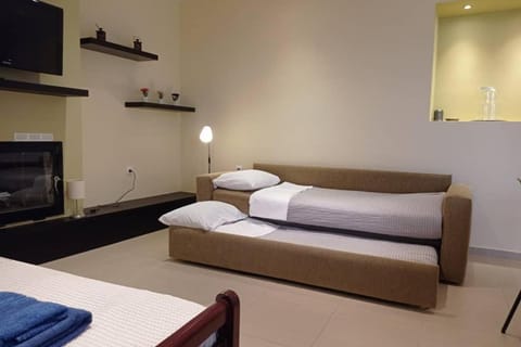 Afroditis's & Makis's apartment Apartment in Leonidio