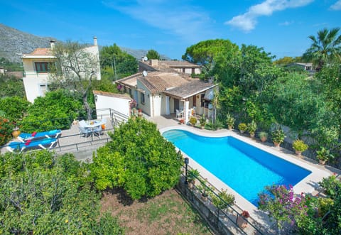 Property building, Bird's eye view, Swimming pool