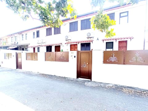 Property building, Street view