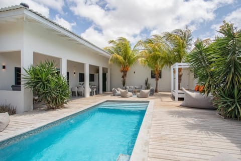 Property building, Patio, Day, Garden, Garden view, Pool view, Swimming pool, sunbed
